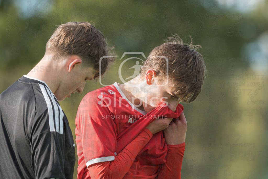 blr.pics_FC Oberneuland - JFV Bremen II | Professionelle Fußball- und Sportfotografie. Spielbilder online ansehen und kaufen – Einzelbilder oder komplette Galerien in hoher Qualität.