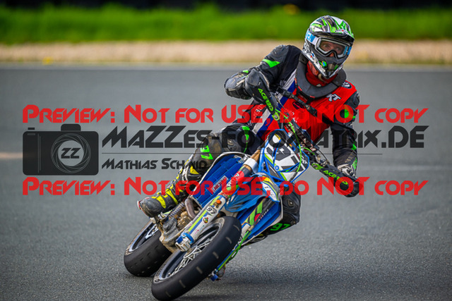 MaZZes_FotoMatrix_230506_2-273 | UE40