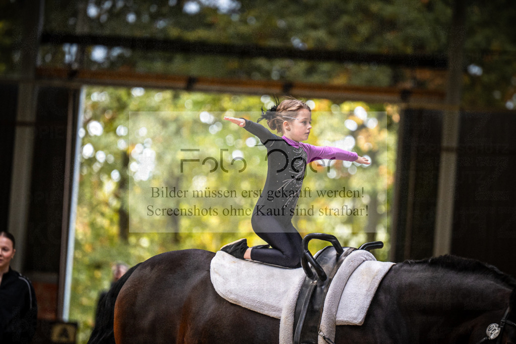 DOS_0075 | Entdecke hochwertige Reitturnierfotos von Foto Oger. Professionell, emotional und authentisch – jetzt Lieblingsmomente im Shop bestellen.Deutschlandweite Turnierfotografie. - Realisiert mit Pictrs.com