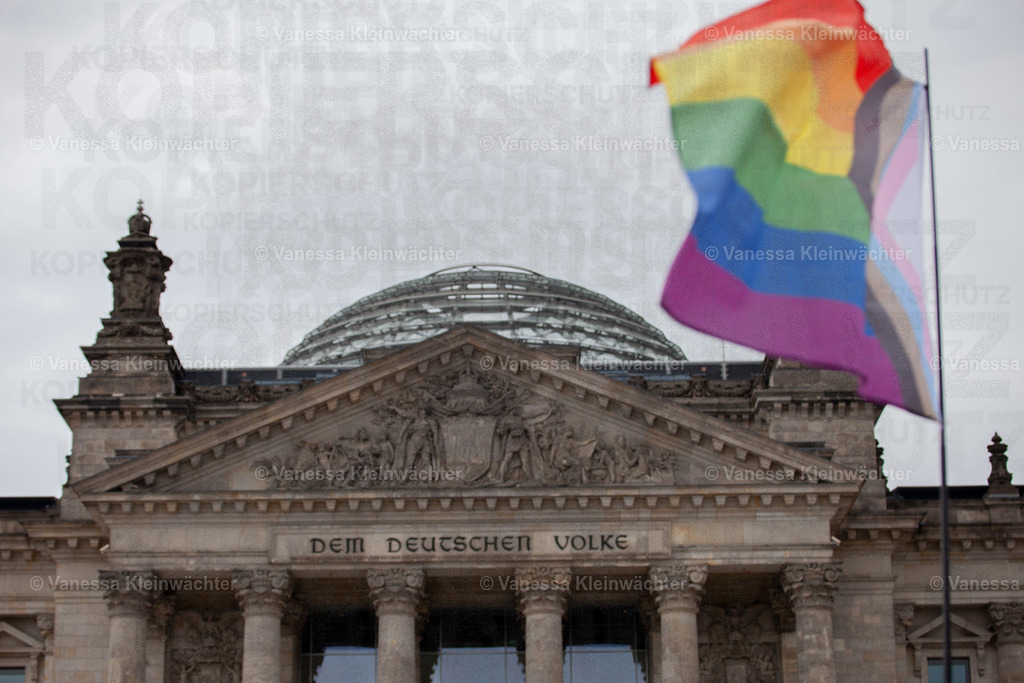  Trans Day Of Visibility Kundgebung 2022 in Berlin | Vanessa Kleinwächter - Realisiert mit Pictrs.com