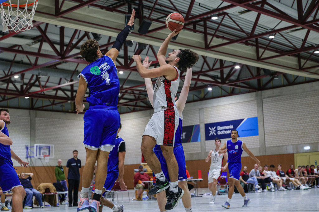 Regio BAYER GIANTS vs NEW Elephants Grevenbroich-93 | Fotos von Basketballspielen aus dem Raum NRW fotografiert von Gero Mueller-Laschet und Daniel Schaefer - Realisiert mit Pictrs.com