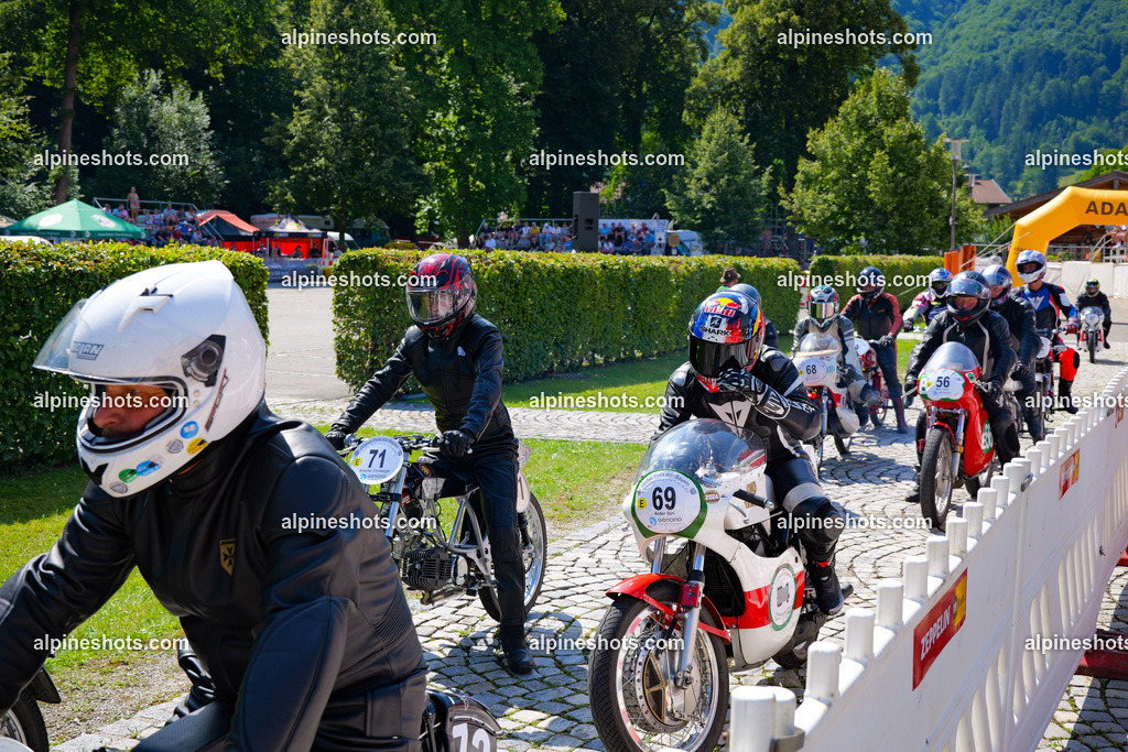 P1014692 | Erleben Sie atemberaubende, hochqualitative Fotos Ihrer Fahrt entlang der malerischen Alpenstraßen. Besuchen Sie alpineshots.com, um professionelle Aufnahmen Ihrer unvergesslichen Reise zu finden und zu kaufen - Realisiert mit Pictrs.com