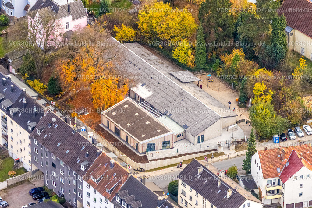 Hagen251102379 | Luftbild, Kindertagesstätte Regenbogenhaus Franzstraße, herbstliche Bäume, Eilpe, Hagen, Ruhrgebiet, Nordrhein-Westfalen, Deutschland