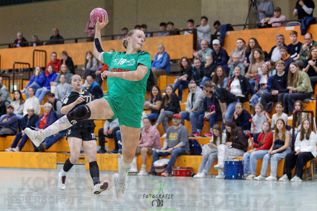 2024-10-19_396 | Jugendbundesliga B-Jugend weiblich; HSG Kleenheim/Langgöns - Longericher SC am 19.10.2024 in Oberkleen (Weidig-Halle) - Realisiert mit Pictrs.com