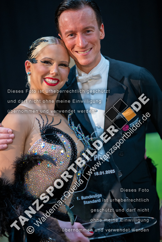 20250118-12038 | Hier finden Sie Tanz Bilder vom Latein und Standard Formationen tanzen. Sportbilder vom Tanzsport. Schöne Fotos und von Weltmeisterschaft, Europameisterschaft, Bundesliga, Regionalliga, Oberliga und Landesliga sowie von GOC Stuttgart, DanceComp, WM Bremen