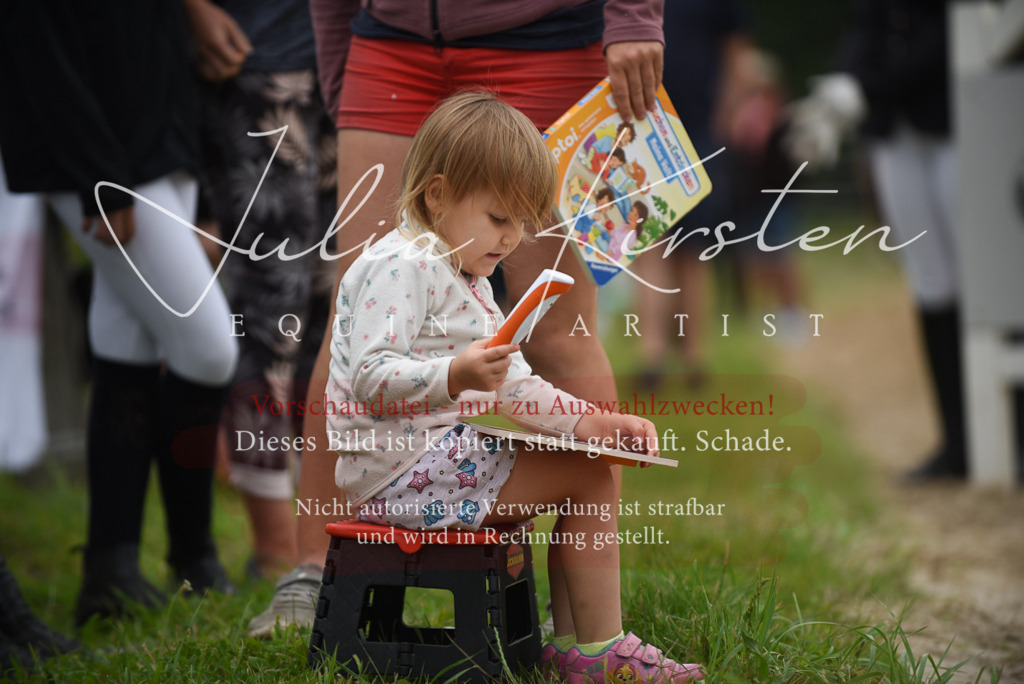 DSC_8186 | Pferde- und Turnierfotografie in Westsachsen. Pferdeportraits, Auftragszeichnungen und intuitive Kunst.