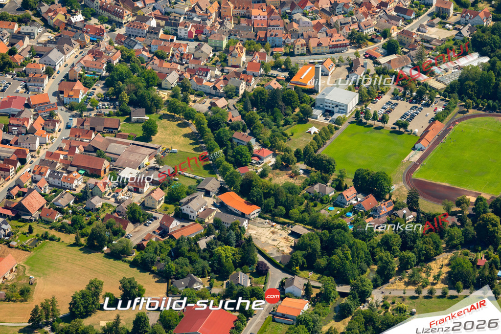 Das Luftbild zeigt : Günthergasse Arnstein - Die Luftaufnahme wurde 2023 vom UL-Flugzeug aus erstellt ( keine Drohne ) - Hochauflösende Luftaufnahme - Für grossformatige Ausdrucke geeignet. Die Geschenkidee !Mit Lizenz und Bildrechte bestellbar