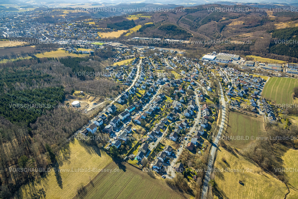 Sundern250304537 | Luftbild, Wohngebiet Ortsansicht In der Flamke, Waldgebiet und Waldschäden, Sundern, Sauerland, Nordrhein-Westfalen, Deutschland