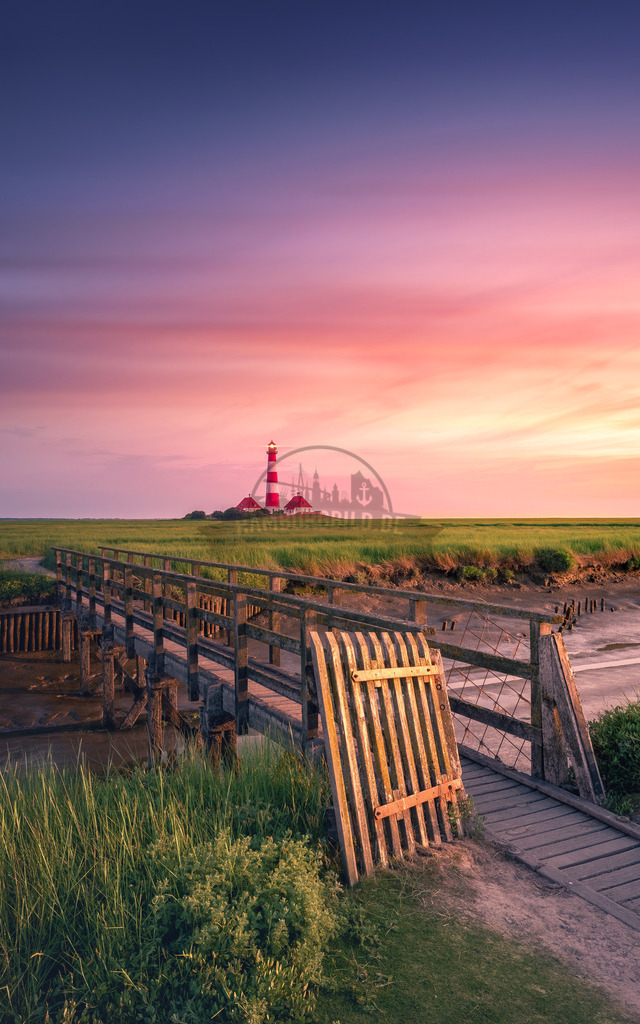 Leuchtturm Westerhever after Sunset-1 | Exklusive Hamburg collagen, tolle Segelbilder und viele weitere tolle Motive auf Leinwand, Poster, Alu-Dibond, u.v.m. findet Ihr bei uns auf hamburgbild.de. Findet Euer Wandbild für Euer Zuhause, Büro oder die  Praxis…. - Realisiert mit Pictrs.com