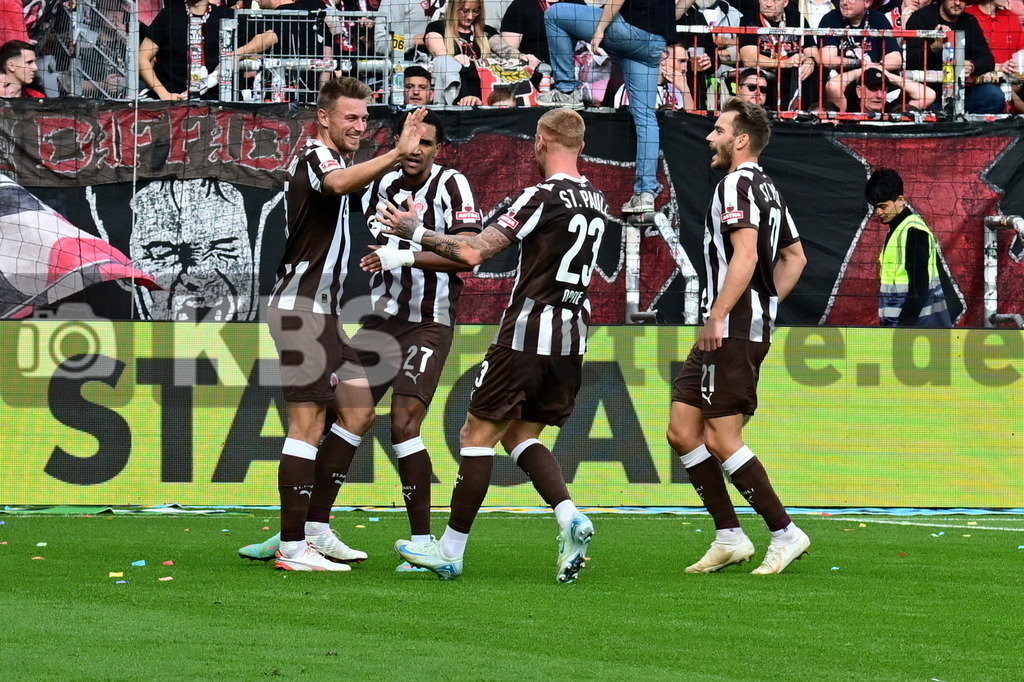 KBS Picture_FCStPauli-Bayer04Leverkusen_007 | St. Pauli Torjubel zum 1:1 v.l. Torschuetze Wahl Hauke (St.Pauli) , Hountondji Andreas (St.Pauli) , Oppie Louis (St.Pauli) , Ritzka Lars (St.Pauli) ,Sportplatz :  Millerntor Stadion, - Realisiert mit Pictrs.com