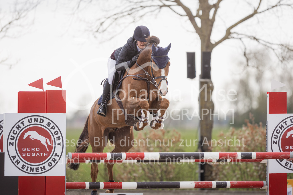 230425_HofSosath_SprPf-M-515 | Deine schönsten Turniermomente als professionelle Fotos! Entdecke hochwertige Pferdesport-Fotografie im Online-Shop. Jetzt Fotos finden & bestellen!