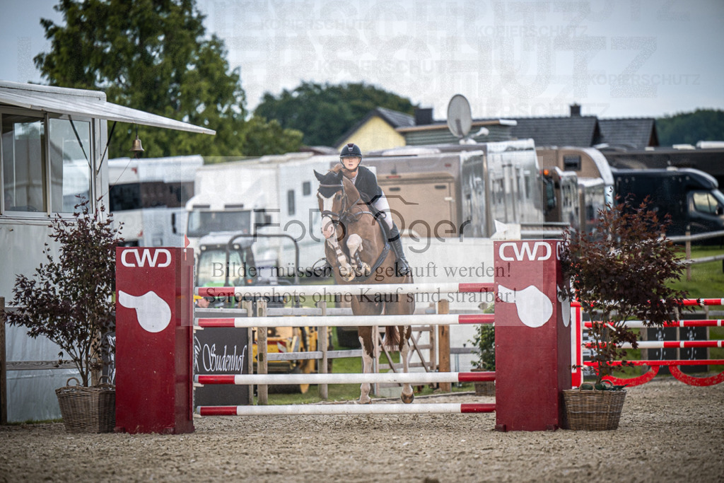 DOS_7777 | Entdecke hochwertige Reitturnierfotos von Foto Oger. Professionell, emotional und authentisch – jetzt Lieblingsmomente im Shop bestellen.Deutschlandweite Turnierfotografie. - Realisiert mit Pictrs.com