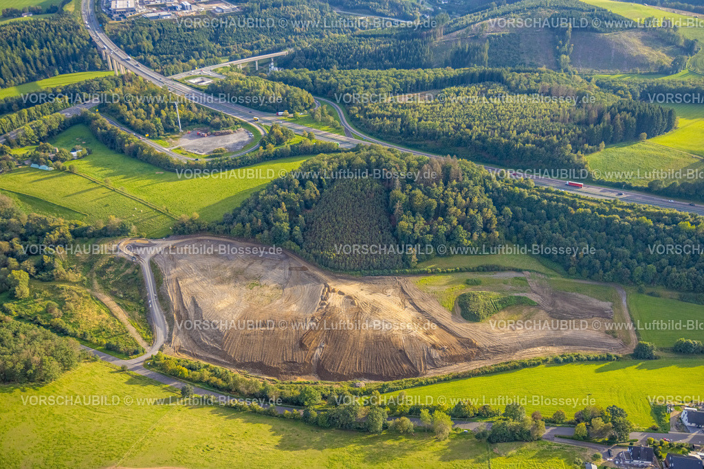Olpe230913480 | Luftbild, Baugebiet an der Biggeseestraße, Waldgebiet mit Waldschäden, Olpe-Stadt, Olpe, Sauerland, Nordrhein-Westfalen, Deutschland