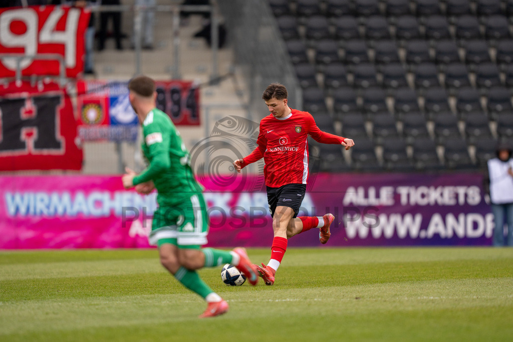 SG Sonnenhof Grossaspach vs. FC 08 Homburg, Fussball, Regionalliga Suedwest, 26. Spieltag, 28.03.2026 | Antonis Aidonis (SG Sonnenhof Grossaspach, #15),SG Sonnenhof Grossaspach vs. FC 08 Homburg, Fussball, Regionalliga Suedwest, 26. Spieltag, 28.03.2026