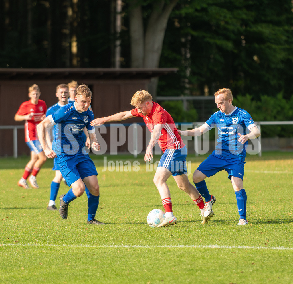 BWL_2286 | jns.sportfotos - Realisiert mit Pictrs.com