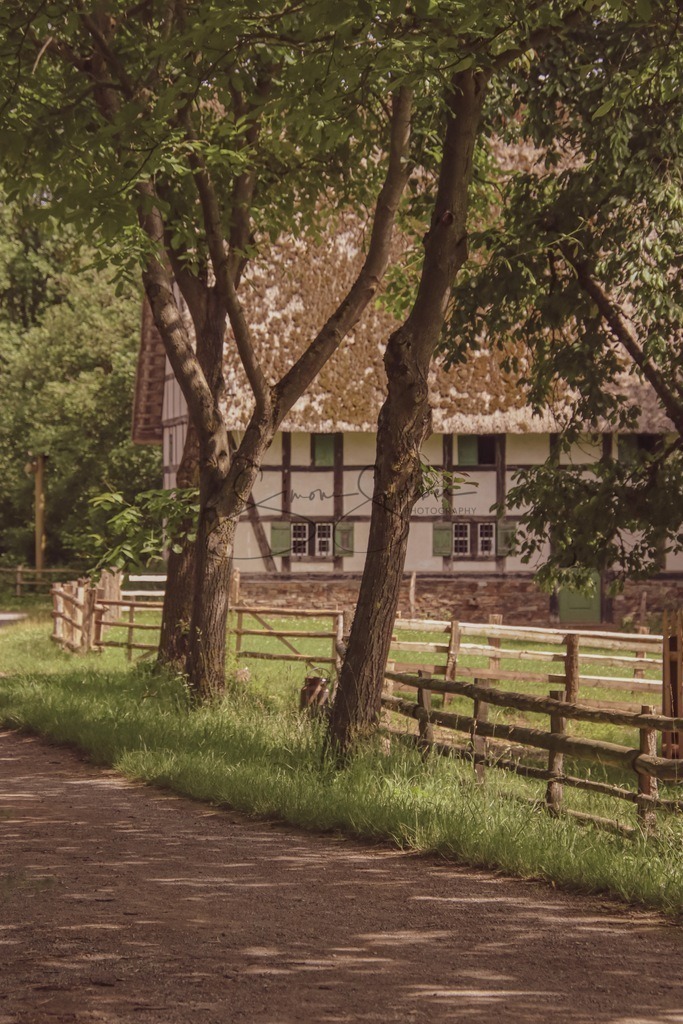 altes Bauernhaus | Simone Sperber, svb-photography,Fotografin,Bilddesignerin,Naturfotografie,Macrofotografie,Tierfotografie,Wildtierfotografie,Ausstellungen,Auftragsfotografie,Kunst,Art,Photographer,Shootings,Bildberatbeitung,Galerie,Shop