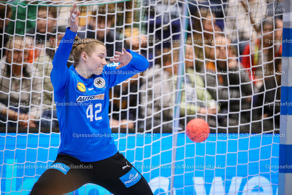 DueDHB03032402184 | 03.03.2024, Handball, Düsseldorf, Mitsubishi Electric Halle, Frauen EHF EURO Qualifikation, Spieltag 4, Deutschland - Slowakei: Torhüterin Katharina Filter (42, Deutschland)