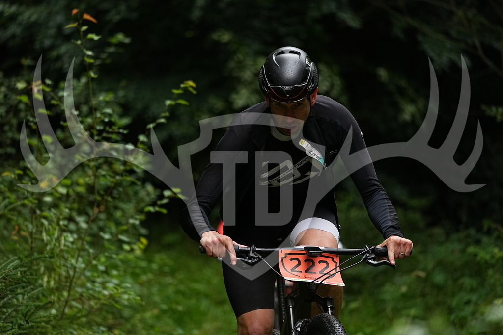 FC109818 | Fotogalerie der Treibjagd im Dunkelwald - Dein MTB Etappenrennen im Erzgebirge - Realisiert mit Pictrs.com