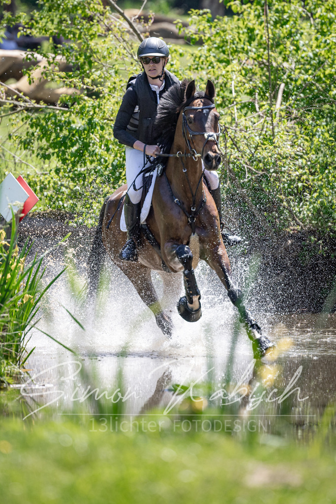 20260523-_3LI8557 | Tierfotografie Pferde, Hunde, Katzen, Haustiere.
Turnierfotografie Reitturniere, Reiten, Springreiten, Dressur in Hanau, dem Main-Kinzig-Kreis und dem Rhein-Main- Gebiet um Frankfurt