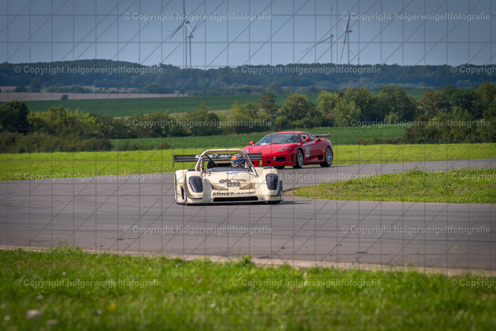 Radical Sr8 Le Mans | Foto vom 3. Classic Motor Weekend 18. - 20. August 2023 auf dem Flugplatz in Obermehler - Realisiert mit Pictrs.com