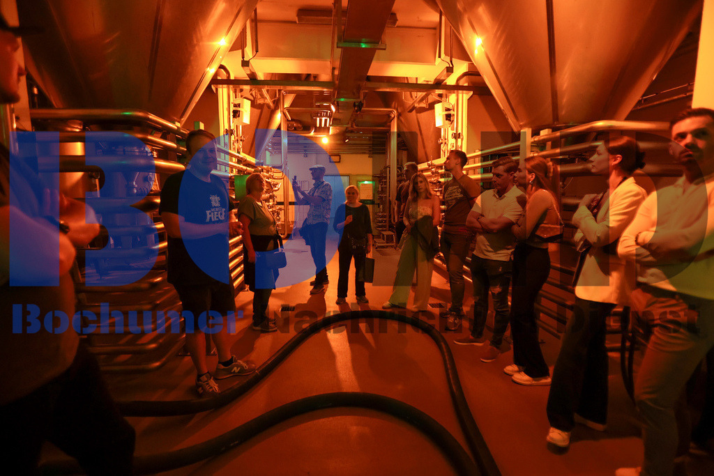 SES_MOFBHF20250712-16 | bond - Realisiert mit Pictrs.com