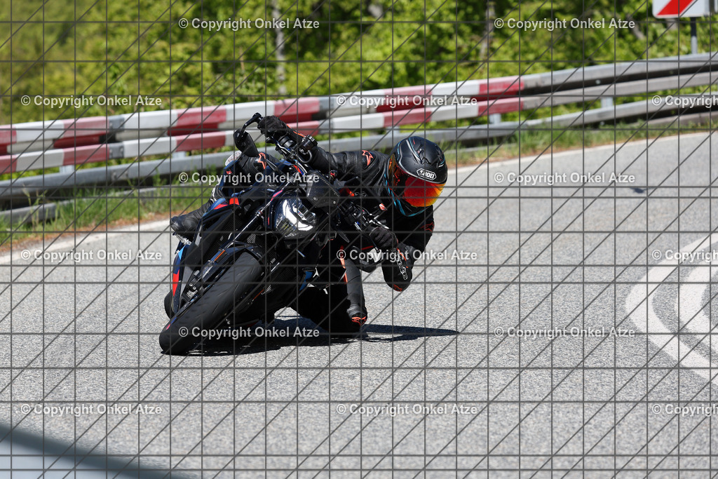 IMG_9712 | Fotograf am Kyffhäuser. Onkel Atze. Kyffhäuser Rennstrecke. Café36. Motorsportfotografie. - Realisiert mit Pictrs.com