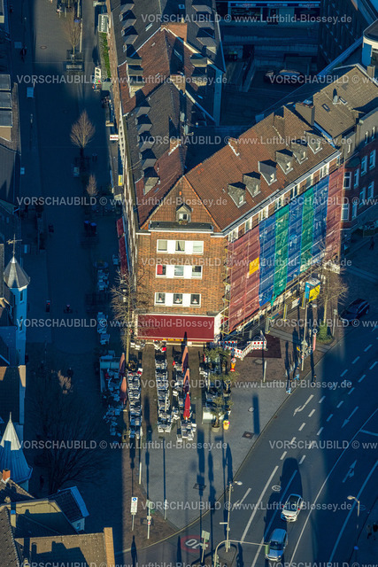 Bottrop230201922 | Luftbild, Eiscafe San Remo Außengastronomie, Einkaufsstraße Gladbecker Straße Ecke Horster Straße, Fassadensanierung, Altstadt, Bottrop, Ruhrgebiet, Nordrhein-Westfalen, Deutschland