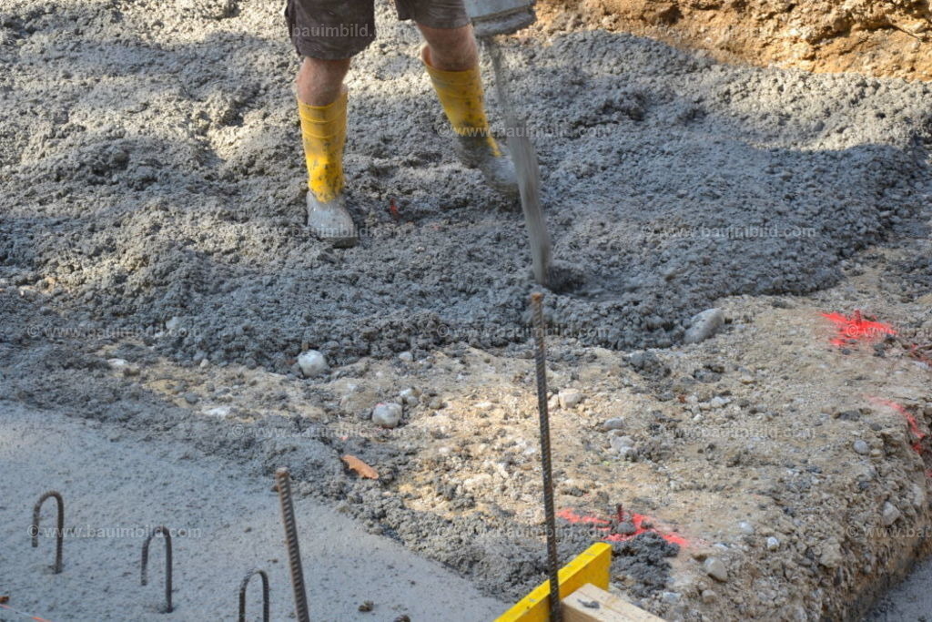 bib-lg04-betonarbeiten-0047 | Nach LV-Leistungsgruppen sortierte Detailfotos über den Bau eines Hauses. Alle Hausbau-Bilder direkt vom Urheber und Autor der Website Haus-Selber-Bauen.com