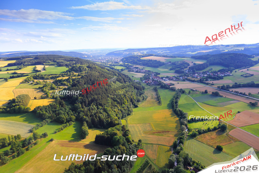 Die Luftaufnahme Friesen - Kronach wurde vom UL-Flugzeug (keine Drohne) aus fotografiert.Hohe Druck- Auflösung-die Geschenkidee!