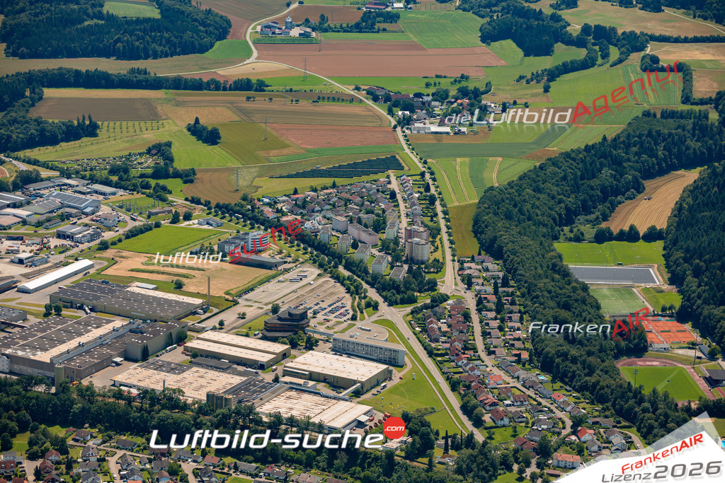 Das Luftbild zeigt :  Pfullendorf - Die Luftaufnahme wurde 2024 vom UL-Flugzeug aus erstellt ( keine Drohne ) - Hochauflösende Luftaufnahme - Für grossformatige Ausdrucke geeignet. Die Geschenkidee !Mit Lizenz und Bildrechte bestellbar