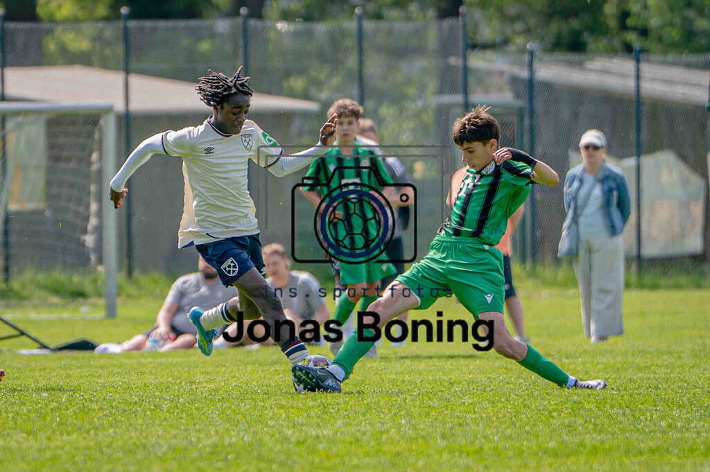 Fußball I C-Junioren I Saison 2025-2026 I Pfingsturnier Langförden I 13570 | jns.sportfotos - Realisiert mit Pictrs.com