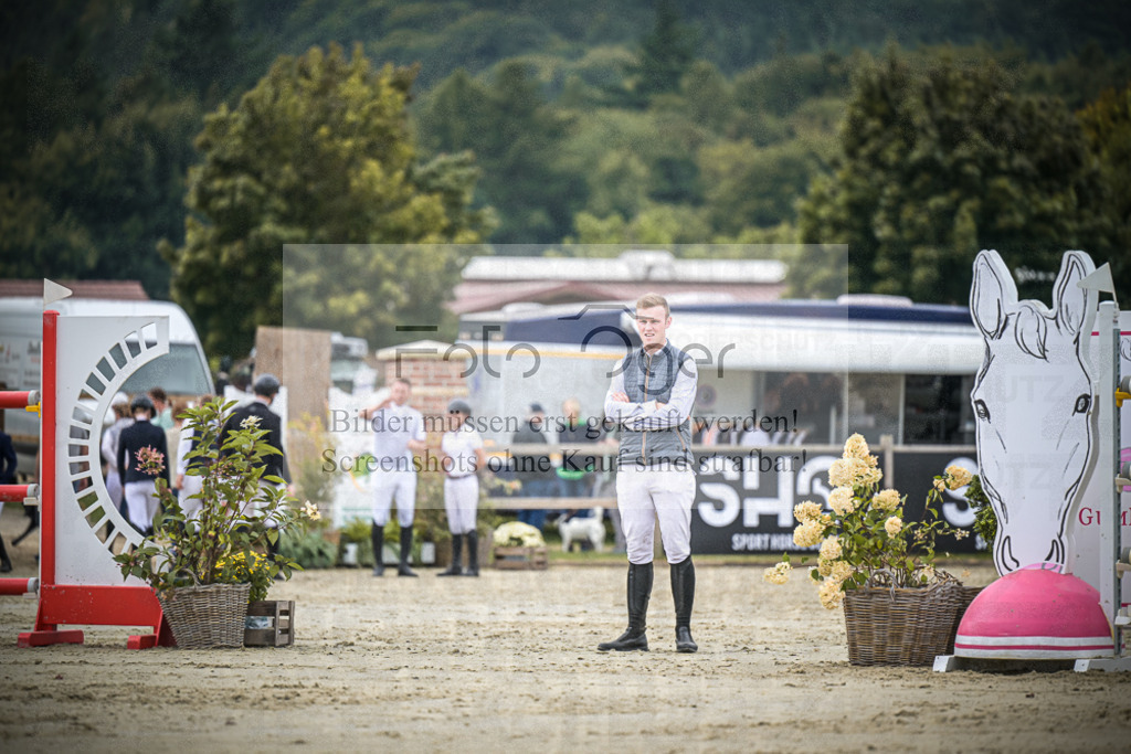 DOS_0046 | Entdecke hochwertige Reitturnierfotos von Foto Oger. Professionell, emotional und authentisch – jetzt Lieblingsmomente im Shop bestellen.Deutschlandweite Turnierfotografie. - Realisiert mit Pictrs.com