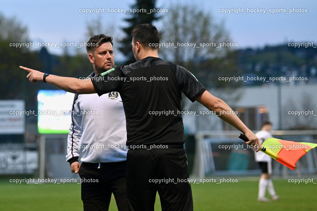 SV Spittal vs. VST Völkermarkt 5.4.2024 | Headcoach SV Spittal Philipp Dabringer, Hrvacic Nedim Referee, SV Spittal vs. VST Völkermarkt 5.4.2024, SV Spittal vs. VST Völkermarkt am 05.04.2024 in Spittal an der Drau (Goldeck Stadion), Austria, (Photo by Bernd Stefan)
