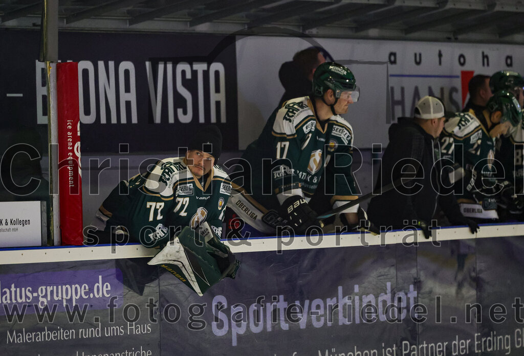 2025-12-14_030_TSV_Erding_gegen_ECDC_Memmingen_Indians | Erding, Deutschland, 14.12.2025:Eishockey, Oberliga Süd 2025 / 2026, 26. Spieltag, TSV Erding gegen ECDC Memmingen Indians, Endergebnis: 1:2Foto: Christian Riedel / fotografie-riedel.net