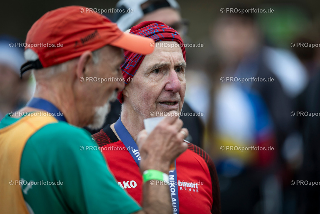 Bonner Nikolauslauf in Bonn, 08.12.2024 | Impressionen vom Bonner Nikolauslauf am 08.12.2024 in Bonn (Freizeitpark Rheinaue). Foto: BEAUTIFUL SPORTS/Axel Kohring