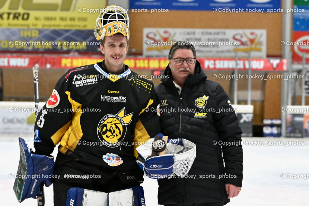 EC MET PHOTOVOLTAIK HORNETS SPITTAL vs. EV ZELTWEG MURTAL LIONS | #35 Egger Luca EC Hornets Spittal, Obmann EC Hornets Spittal Ludwig Zauchner, EC MET PHOTOVOLTAIK HORNETS SPITTAL vs. EV ZELTWEG MURTAL LIONS, EC MET PHOTOVOLTAIK HORNETS SPITTAL vs. EV ZELTWEG MURTAL LIONS am 08.02.2026 in Spittal an der Drau (Eissportzentrum Spittal), Austria, (Photo by Bernd Stefan)