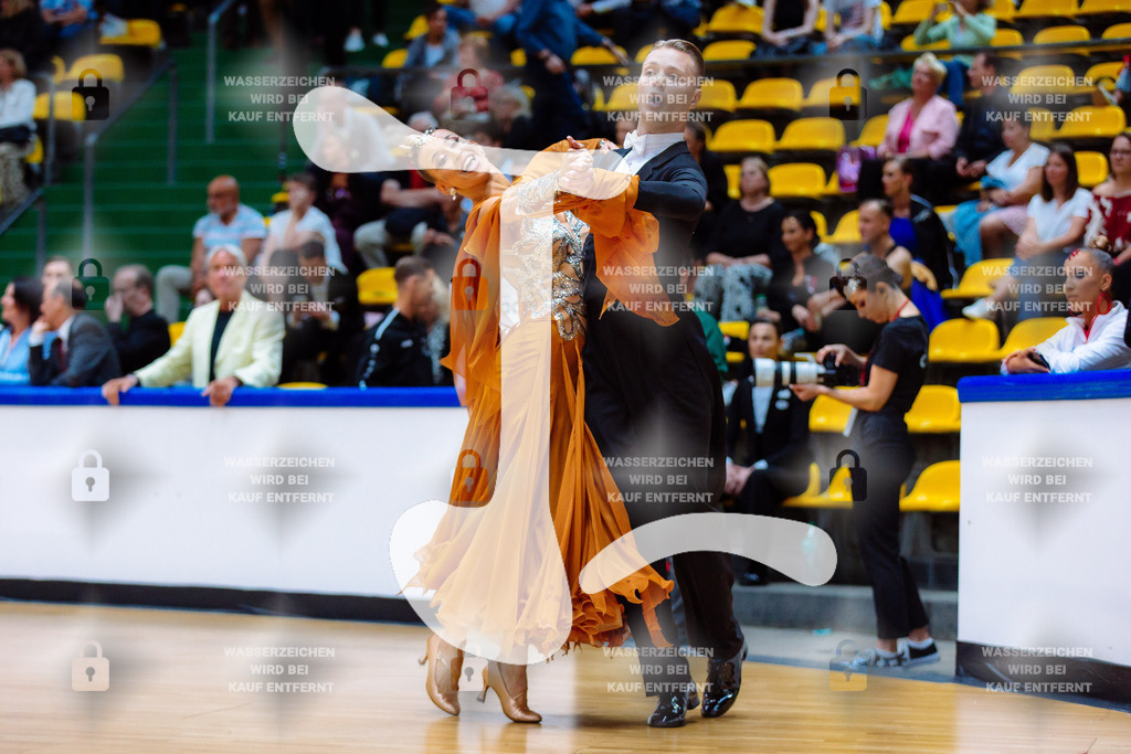 Hessen Tanzt WDSF International Open Standard 2nd (18) Yahor Boldysh _ Irina Averina (TSC Excelsior Dresden)-2025-05-17-9424 | Webshop for digital downloads and prints of dance sport, event & show photographer Julian Link - Realisiert mit Pictrs.com