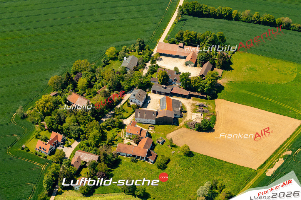 Das Luftbild zeigt : Kammer Kumhausen - Die Luftaufnahme wurde 2024 vom UL-Flugzeug aus erstellt ( keine Drohne ) - Hochauflösende Luftaufnahme - Für grossformatige Ausdrucke geeignet. Die Geschenkidee !Mit Lizenz und Bildrechte bestellbar