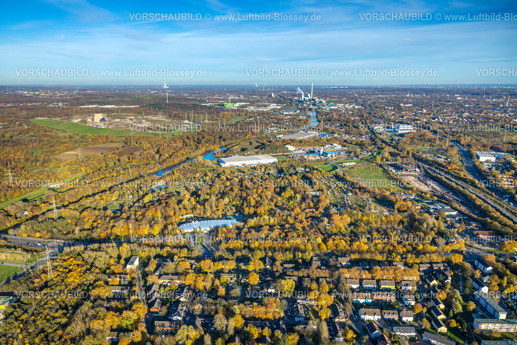 Gelsenkirchen251103234 | Luftbild, Zoo Zoom Erlebniswelt, langgezogenes Gebäude mit Drachenland und ELE Tropenparadies, herbstliche Bäume, Bismarck, Gelsenkirchen, Ruhrgebiet, Nordrhein-Westfalen, Deutschland