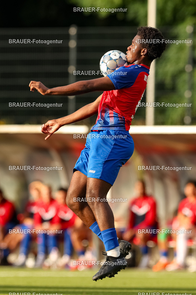 1_KFCWAT_20250723_0364.JPG -  - KFC Uerdingen - SG Wattenscheid 09 - Testspiel | Krefeld, Deutschland, 23.07.25: Dave Fotso Youmssi (KFC Uerdingen) in Aktion, am Ball, Einzelaktion waehrend des Testspiel Spiels zwischen KFC Uerdingen - SG Wattenscheid 09 in der Covestro Sportpark am 23. July 2025 in Krefeld, Deutschland. (Foto von Stefan Brauer/Brauer-Fotoagentur)