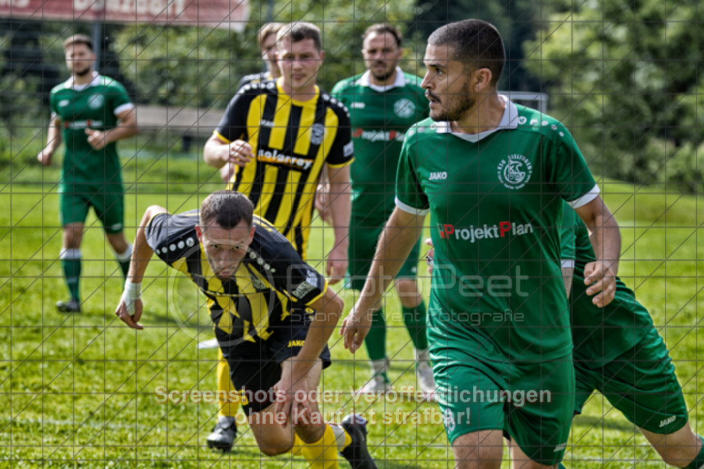20250831_160654_0069-Bearbeitet | #,TSV Ottenbach (gelb) vs. KSG Eislingen (grün), Fussball, Kreisliga A3 - Bezirk Neckar/Fils, 02. Spieltag, Saison 2025/2026, Rasensportplatz Nebenplatz, Im Buchs, 73113 Ottenbach, 31.08.2025 - 15:00 Uhr,Foto: PhotoPeet-Sportfotografie/Peter Harich