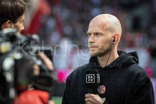 German Bundesliga,  1. FC Koeln - Bayer 04 Leverkusen, 25.04.2026 | KOELN, GERMANY - APRIL 25, 2026 :  Rene Wagner (Head Coach 1. FV Koeln) before the German Bundesliga match on gameday 31 between 1. FC Koeln - Bayer 04 Leverkusen at RheinEnergieSTADION on April 25, 2026 in Koeln, Germany. DFL REGULATIONS PROHIBIT ANY USE OF PHOTOGRAPHS AS IMAGE SEQUENCES AND/OR QUASI-VIDEO.