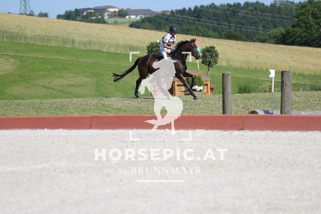 0P6A6205 | Willkommen bei Brunnmayr - Design & Fotografie – Ihrem Spezialisten für Reitturniere und Pferdeveranstaltungen in Oberösterreich, Salzburg und Bayern! Seit über 17 Jahren sind wir leidenschaftlich dabei.
