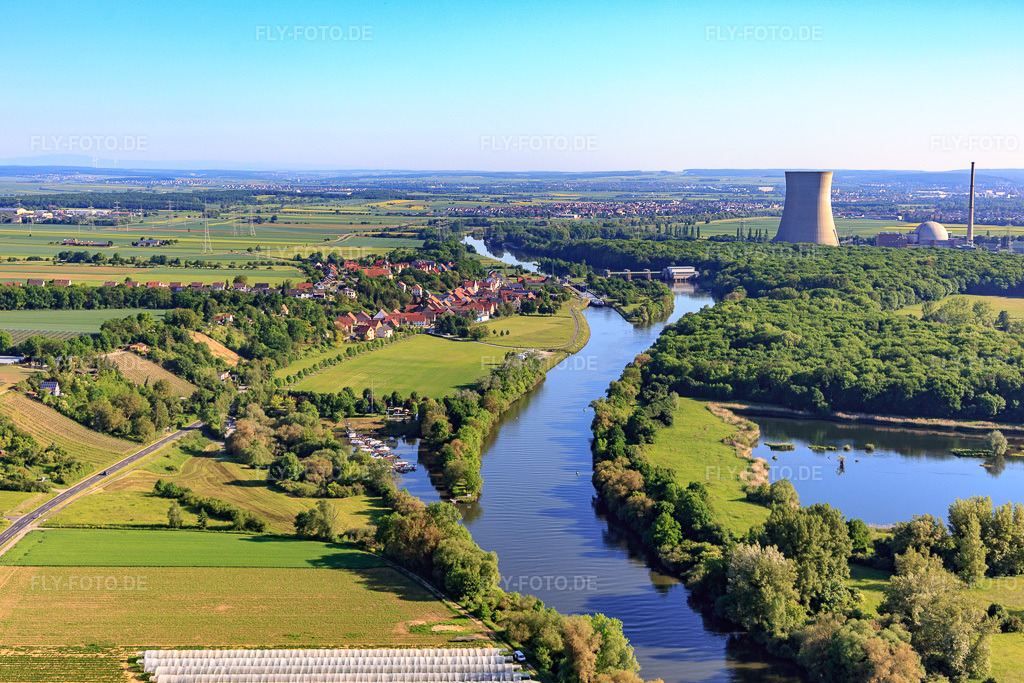 Luftbild: Hafen und WoMo-Stellplatz Garstadt am Main im Ortsteil Garstadt in Bergrheinfeld im Bundesland Bayern in Deutschland. – Foto: IMG_100281.jpg vom 27.05.2017 durch Werner Riehm/FLY-FOTO.de – Auflösung des Originals: 5313 x 3542 px