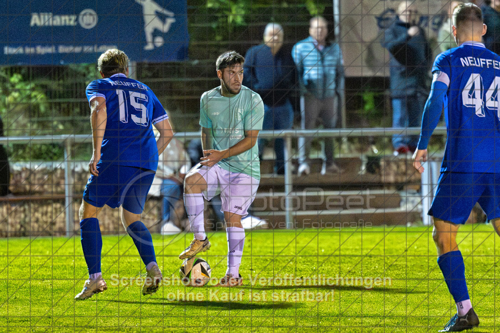 20261015_204038_0189-Bearbeitet_(c)_by_PhotoPeet | #,TSG Salach (türkis) vs. VfB Neuffen (blau), Fußball, Bezirksliga - Bezirk Neckar/Fils, 08. Spieltag, Saison 2026/2027, Rasensportplatz, Staufenecker Straße, 73084 Salach, 15.10.2026 - 19:30 Uhr,Foto: PhotoPeet / Sport- &amp; Eventfotografie / Peter Harich