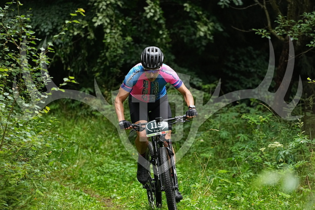 FC109559 | Fotogalerie der Treibjagd im Dunkelwald - Dein MTB Etappenrennen im Erzgebirge - Realisiert mit Pictrs.com