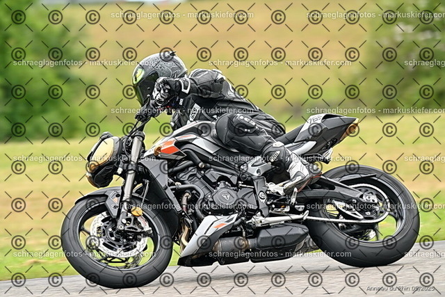 25bt02-0070 | markuskiefer.com - Realisiert mit Pictrs.com