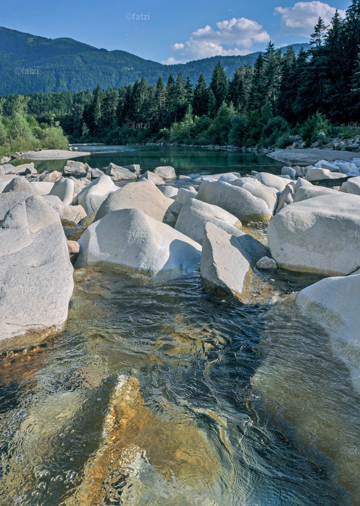 Schütt Steine__fatzi_chfDSC_0066-k | Fatzi Bilder-Archiv! 
Die Bilder sind für private Nutzung lizenzfrei. Die kommerzielle Nutzung ist möglich und erwünscht, jedoch bitte ich um vorherige Kontaktaufnahme per E-Mail (info@fatzi.at) oder unter +43 650 7828269 - Realisiert mit Pictrs.com