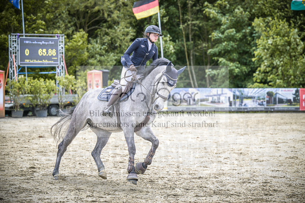DOS_4904 | Entdecke hochwertige Reitturnierfotos von Foto Oger. Professionell, emotional und authentisch – jetzt Lieblingsmomente im Shop bestellen.Deutschlandweite Turnierfotografie. - Realisiert mit Pictrs.com