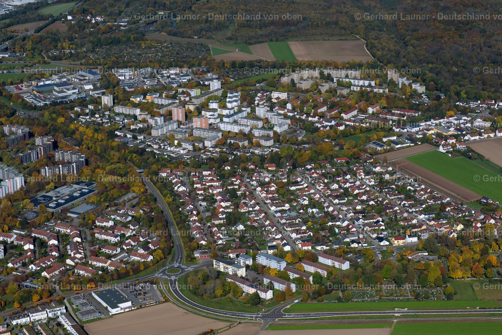 3703684 | Wiblingen, ULM 13.10.2017 Stadtrand und Außenbezirks- Wohngebiete  in Ulm im Bundesland Baden-Württemberg, Deutschland // Outskirts residential  in Ulm in the state Baden-Wuerttemberg, Germany Foto: Gerhard Launer
